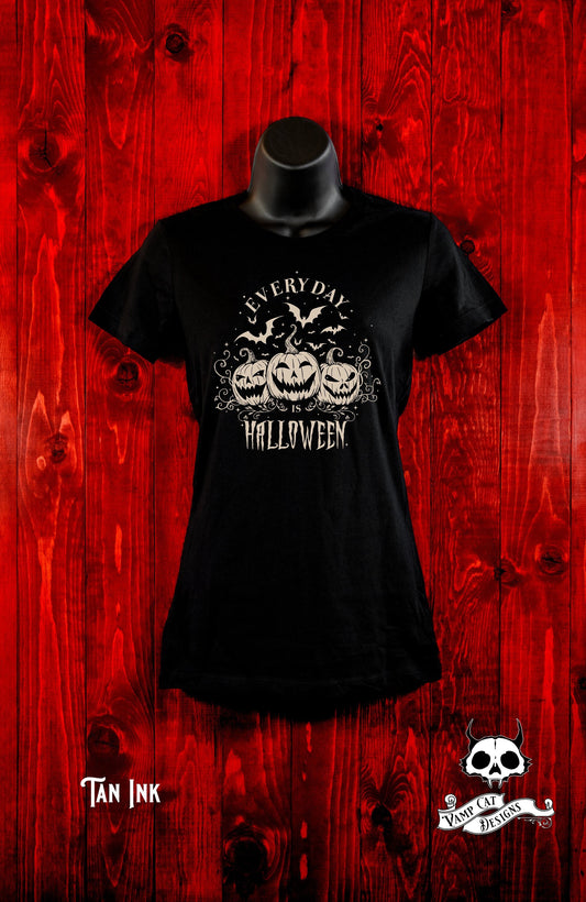Everyday Is Halloween-Women's T-Shirt-Halloween Art-Halloween Apparel-Witchy-Gothic-Jack O' Lantern Graphic Tee-Bats And Jack O' Lanterns